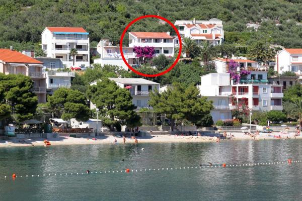 Apartments by the sea Igrane, Makarska - 310, Varaa Huoneisto Split-Dalmatia hotellit, joissa on pysäköinti, Pysäköinti