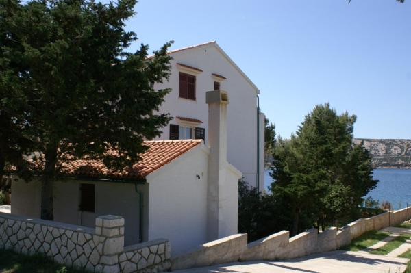 Apartments by the sea Stara Novalja, Pag - 4056, Varaa Huoneisto Kvarner hotellit, joissa on pysäköinti, Pysäköinti
