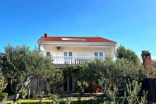Apartments with parking space Vlasici, Pag - 4139, Varaa Huoneisto Kvarner hotellit, joissa on pysäköinti, Pysäköinti