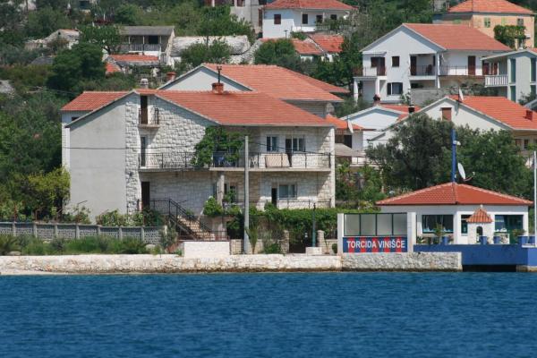 Apartment Vinisce 4892b, Varaa Huoneisto Hotellit Split-Dalmatia pysäköinnillä, Pysäköinti