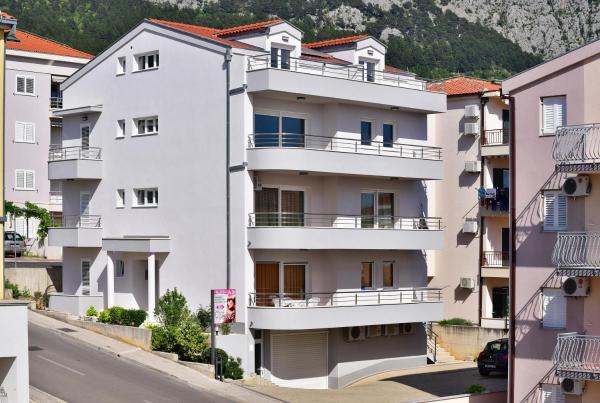 Apartments with a parking space Makarska - 6720, Varaa Huoneisto Split-Dalmatia hotellit, joissa on pysäköinti, Pysäköinti