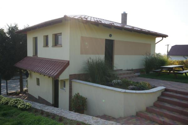 Apartment Vínny Dom, Varaa Huoneisto Viničky Košický kraj