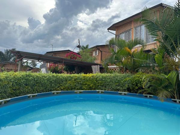 Chez Jeanne Auberge Antananarivo, Varaa Mini-hotelli Analamanga hotellit, joissa on uima-allas, Uima-allas