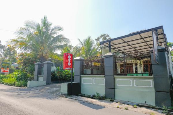 Griya Kinanthi Family by OYO Rooms, Varaa Hotelli Kediri East Java