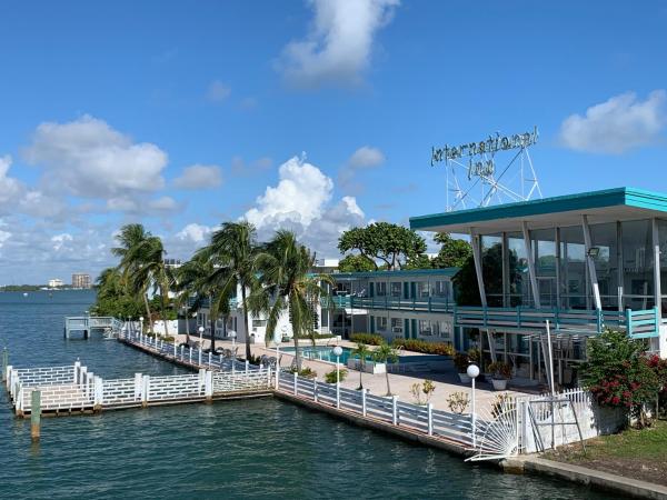 International Inn on the Bay, Varaa Hotelli Agat Yhdysvallat