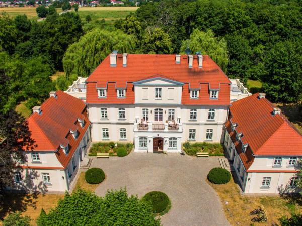Pałac Godętowo, Varaa Bed and Breakfast Łężyce Pommeri