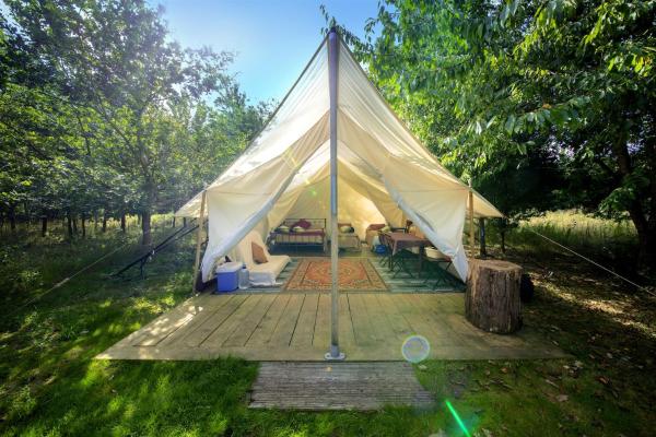 DGG Woodland Escape, Varaa Teltta South Barrow Somerset