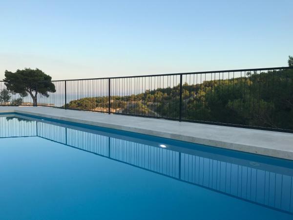Villa Pietra, Varaa Villa Hotellit Split Region uima-altaalla, Uima-allas