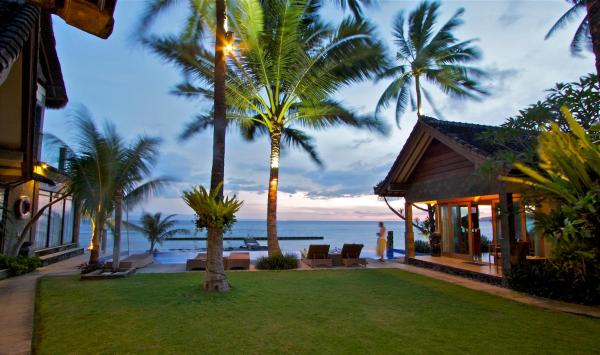 Bayshore Villa, Varaa Lomakylpylä Hotellit Bali uima-altaalla, Uima-allas