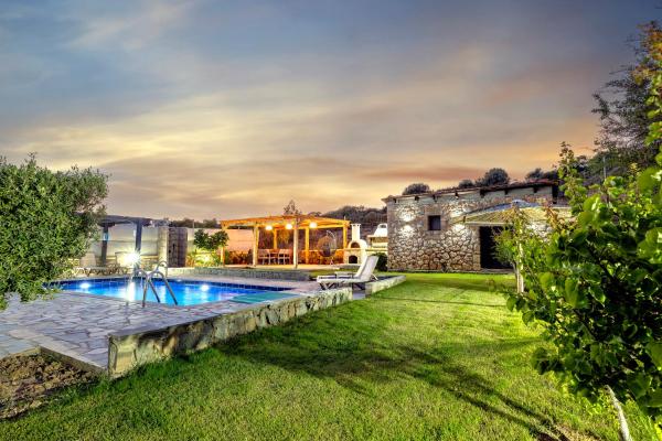 Memi Beach front Villa, Varaa Villa Asklipiḯon Rodos