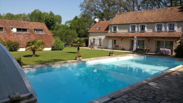 Villa Dikaria, Varaa Bed and Breakfast Montacher Yonne