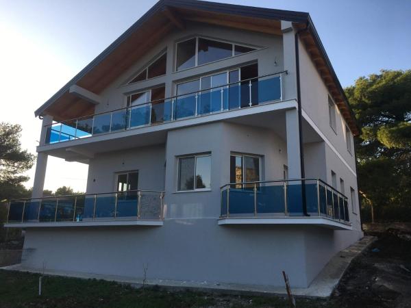 Benjy’s Villa, Varaa Lomakoti Halvat hotellit kohteessa Lezhë County