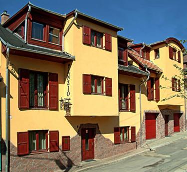 Decsi Panzio, Varaa Matkakoti Esztergom 
