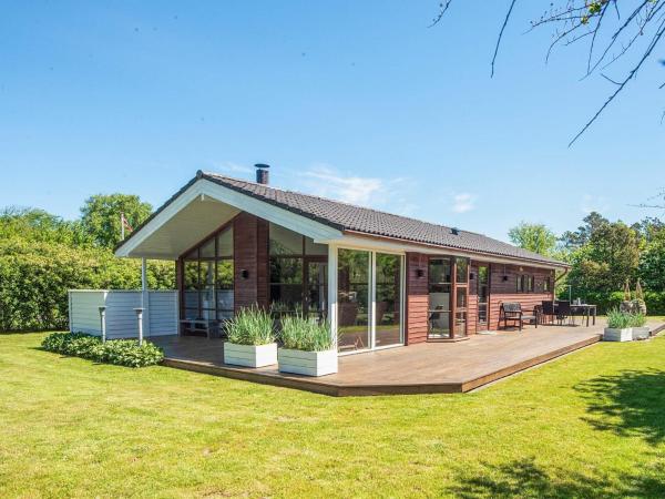 4 star holiday home in Ulfborg, Varaa Lomakoti Ulfborg 