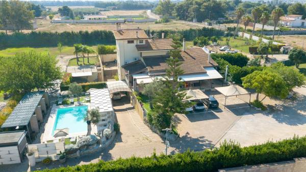 Bed & Breakfast Giardini Di Marzo
