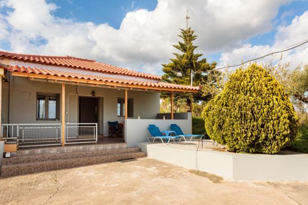 Makarounis Athanasios Traditional Apartments, Varaa Huoneisto Edulliset hotellit kohteessa Messenia Regional Unit