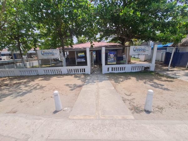 HOSTAL COVEÑAS INN, Varaa Matkakoti Hotellit Antioquia uima-altaalla, Uima-allas