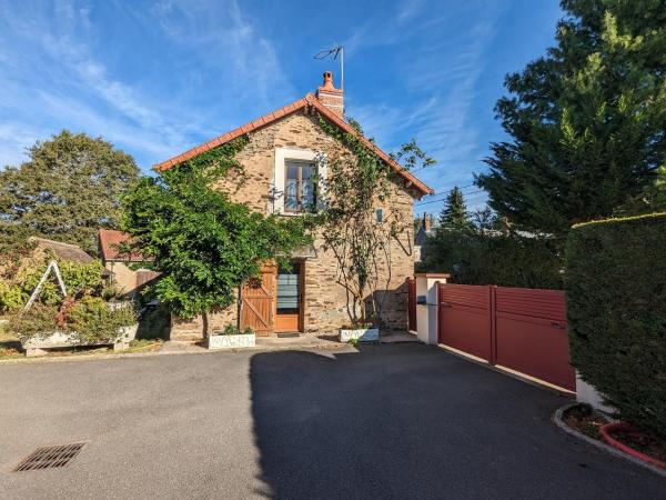 Belle maison en pierre au cœur du Berry avec jardin, terrasse, et activités familiales à proximité - FR-1-591-152, Varaa Hotelli Pérassay 