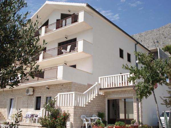 Apartments by the sea Lokva Rogoznica, Omis - 14853, Varaa Huoneisto Lokva Rogoznica Split Region
