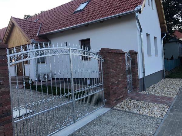 Fazekas Vendégház, Varaa Matkakoti Somogy hotellit, joissa on pysäköinti, Pysäköinti