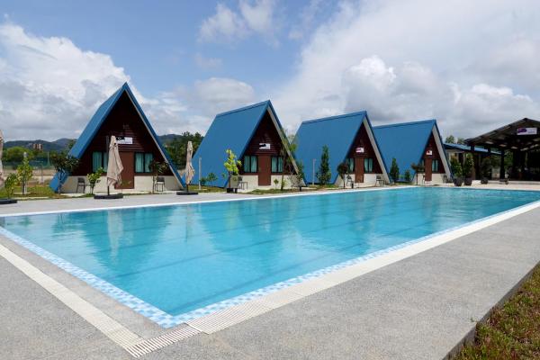 SENTA Adventure Camp & Resort, Varaa Lomakeskus Johor hotellit, joissa on uima-allas, Uima-allas