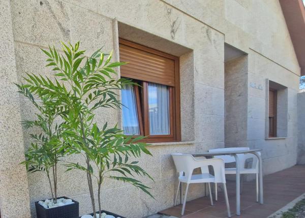 Villa San Perella, Varaa Lomakoti Cangas 