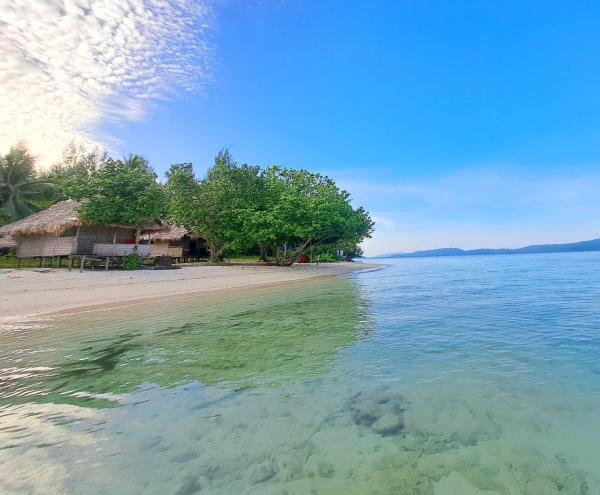 Raja Ampat Jousuba Homestay, Varaa Kotimajoitus Minyaifuin 