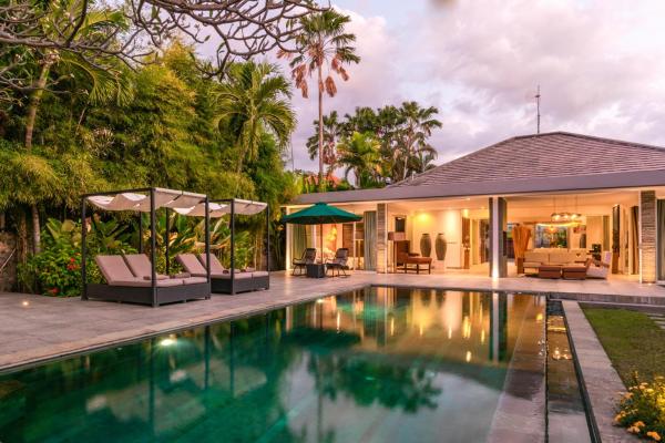Villa Lou, Varaa Villa Banjar SPA-hotellit, SPA