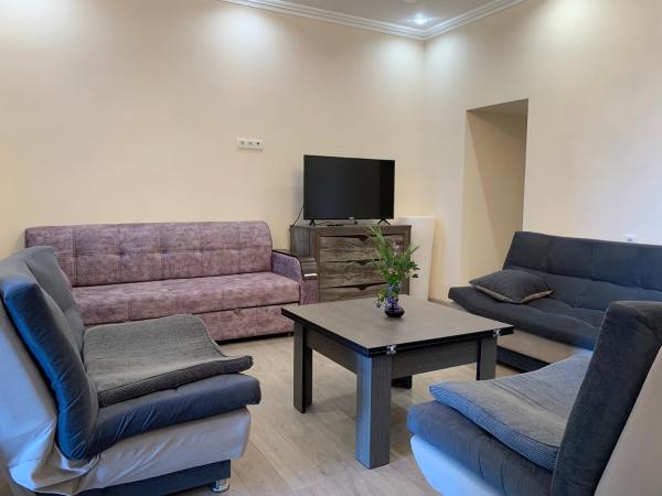 Toon 16, Varaa Matkakoti Hotellit Tavush region uima-altaalla, Uima-allas