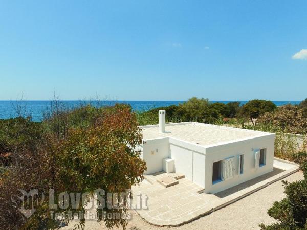Casa con accesso diretto al mare by LoveSud, Varaa Lomakoti Mökit kohteessa Torre Vado, Mökki