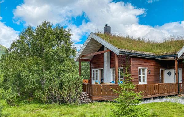 4 Bedroom Cozy Home In Straumgjerde, Varaa Lomakoti Huvilat kohteessa Bjordal, Villa