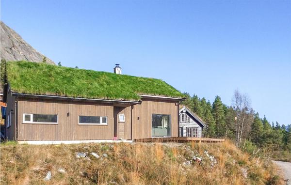 Amazing Home in Rysstad With 4 Bedrooms, Varaa Hotelli Rysstad 