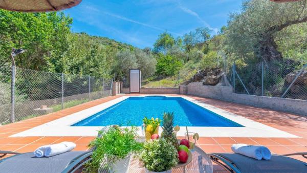 Casa Los Baenas Casabermeja by Ruralidays, Varaa Lomakoti Casabermeja Malaga Province