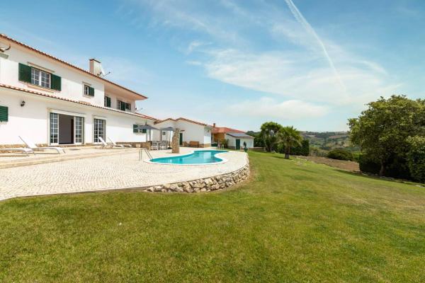 Holiday home in Ribamar - Lissabon Region 42000, Varaa Lomakoti Ribamar Centro Region