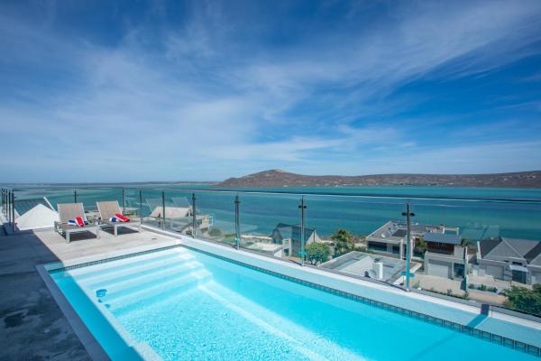 THE VIEW LANGEBAAN LAGOON VILLA WITH HEATED POOL and SOLAR ENERGY, Varaa Villa Langebaan Western Cape