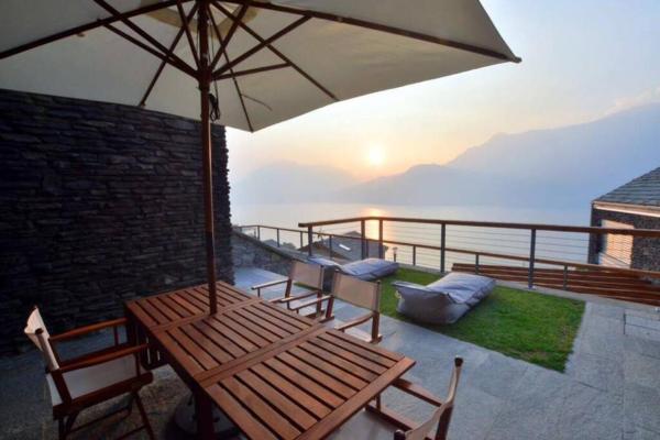Lago di Como- amazing view, Varaa Lomakoti Hotellit Como uima-altaalla, Uima-allas