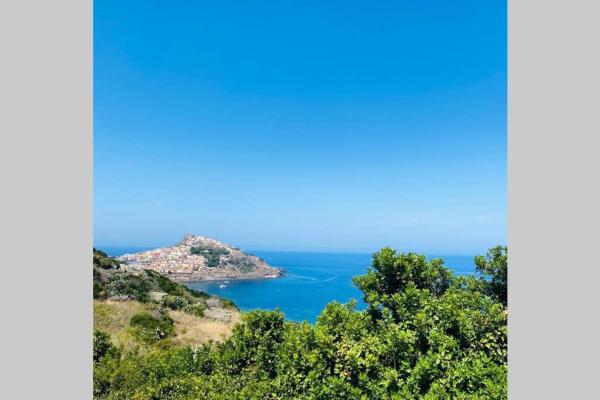 Casa Silvia Climatizzata, giardino privato e posto auto privato cod IUN S9185, Varaa Lomakoti Halvat hotellit kohteessa Costa Paradiso