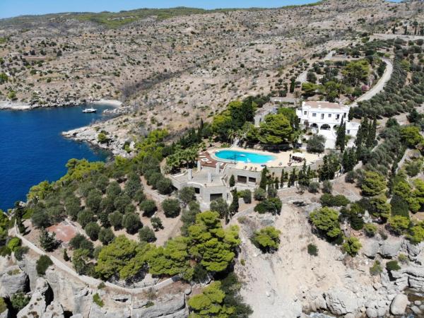 Pyrgi Spetses, Varaa Villa Hotellit Spetses uima-altaalla, Uima-allas