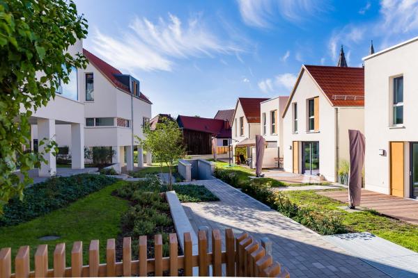 Gästehaus Brunnenkunst - Exklusiv wohnen im Herzen der Stadt, Varaa Lomakoti Thüringen hotellit, joissa on pysäköinti, Pysäköinti