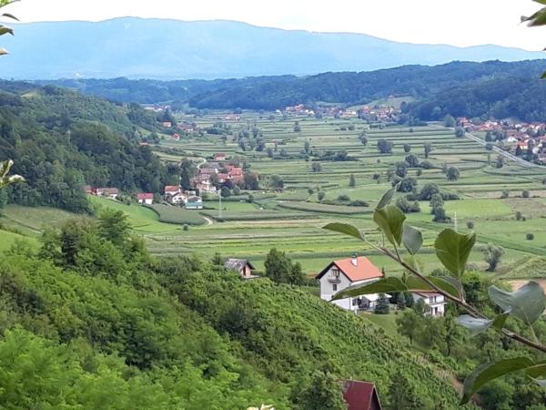 Robinzonski smještaj Tepeš, Varaa Hotelli Tuheljske Toplice 