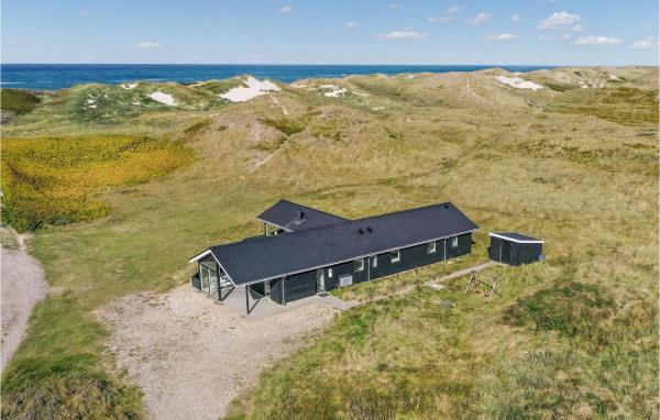 Four-Bedroom Holiday Home In Ringkobing, Varaa Lomakoti Vestjylland hotellit, joissa on pysäköinti, Pysäköinti