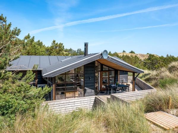 Holiday Home Sila - 800m from the sea by Interhome, Varaa Lomakoti Vestjylland hotellit, joissa on pysäköinti, Pysäköinti