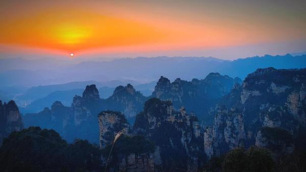 Zhangjiajie JIMO Hotel--New Hotel,Exclusive Location,Free Drop off Service to East Gate of forest park,Free Self-Service Laundry & Drying, Attraction Tickets Serivce in advance, Varaa  Hunan hotellit, joissa on pysäköinti, Pysäköinti