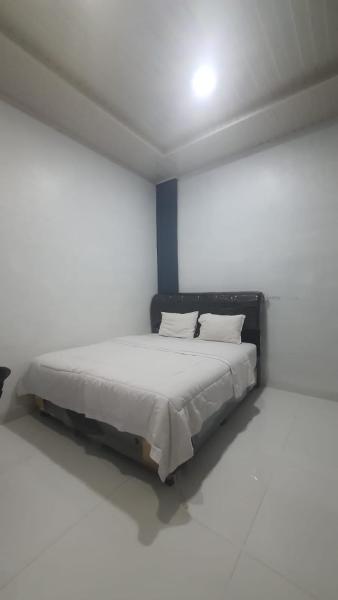 SPOT ON 92481 Modena Homestay Syariah Near SD Negeri, Varaa  Edulliset hotellit kohteessa North Sumatra Province
