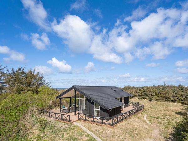 Holiday Home Tayara - 300m from the sea by Interhome, Varaa Lomakoti Vestjylland hotellit, joissa on pysäköinti, Pysäköinti