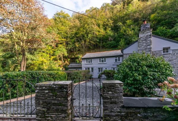 4 Bed in Looe oc-p00795, Varaa Lomakoti Lansallos Cornwall
