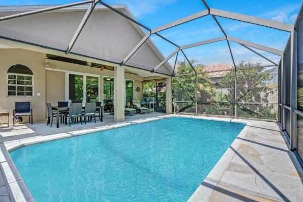 Cozy Beach House - 5 minutes from Vanderbilt Beach, Varaa Lomakoti Huvilat kohteessa Florida, Villa