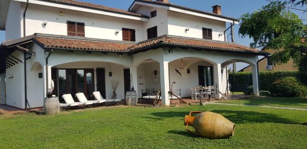 Casa Caginia 300mqgiardinopalestra e biliardo, Varaa Lomakoti Tigliole Piemonte