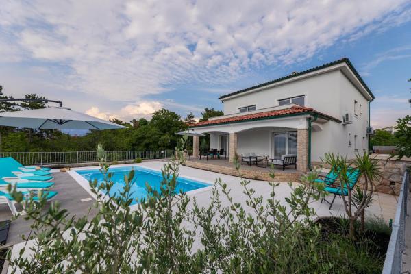 Villa Gloria, Varaa  Hotellit Kvarner Islands uima-altaalla, Uima-allas