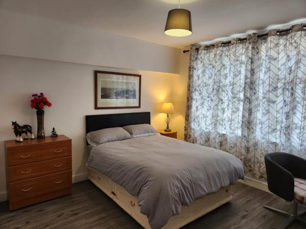 White House Ensuite double bedroom, Varaa  Warrington Cheshire